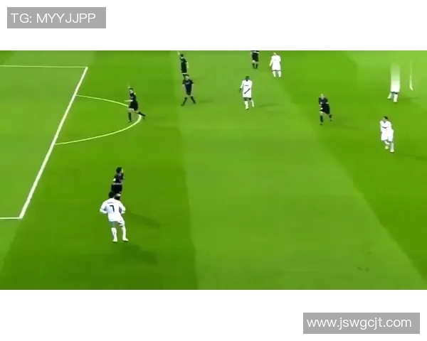 家庭背景优越的足球明星如何塑造他们的职业生涯与个人价值观