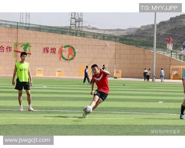 乡村爱情中的足球明星们如何在绿茵场上演绎乡村情怀与梦想追逐