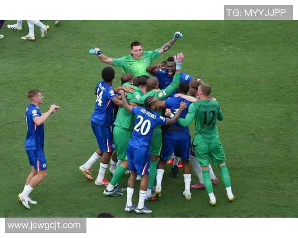 足球明星真人立牌视频带你走进绿茵场的魅力世界与球星亲密接触 足球明星真人立牌视频带你走进绿茵场的魅力世界与球星亲密接触